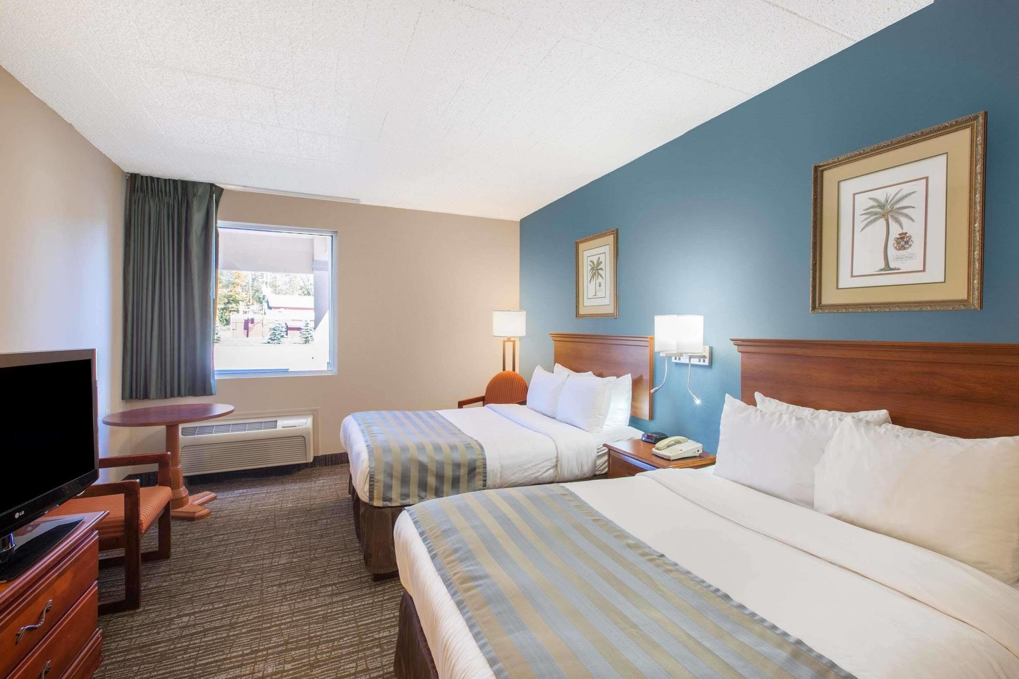 Baymont By Wyndham Bartonsville Poconos Exterior foto